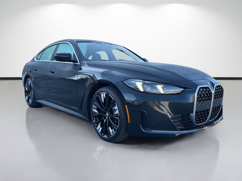 Used 2025 BMW 430i w/ Parking Assistance Package image 1