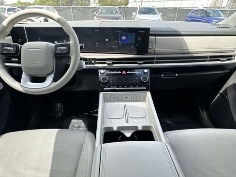 Used 2024 Hyundai Santa Fe Limited image 24