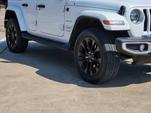 Used 2021 Jeep Wrangler Unlimited Sahara w/ Cold Weather Group AWD/4WD image 11