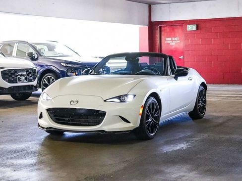 Used 2024 MAZDA MX-5 Miata Club w/ Interior Package RWD image 7