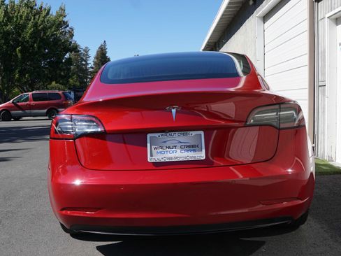 Used 2018 Tesla Model 3 Mid Range RWD image 14