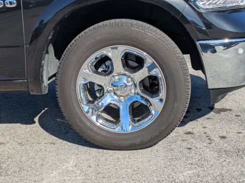 Used 2017 RAM 1500 Laramie w/ Convenience Group image 11