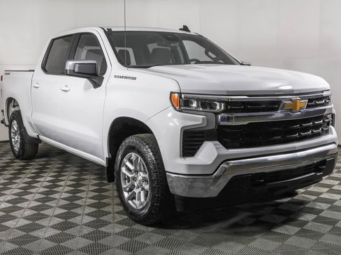 Used 2023 Chevrolet Silverado 1500 LT image 12