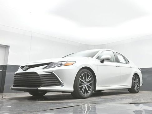 Used 2022 Toyota Camry XLE FWD image 41