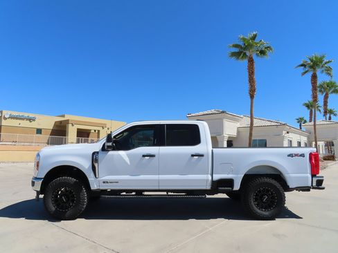 Used 2024 Ford F250 XLT image 4