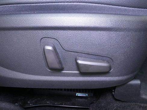 Used 2020 Hyundai Santa Fe Limited image 33