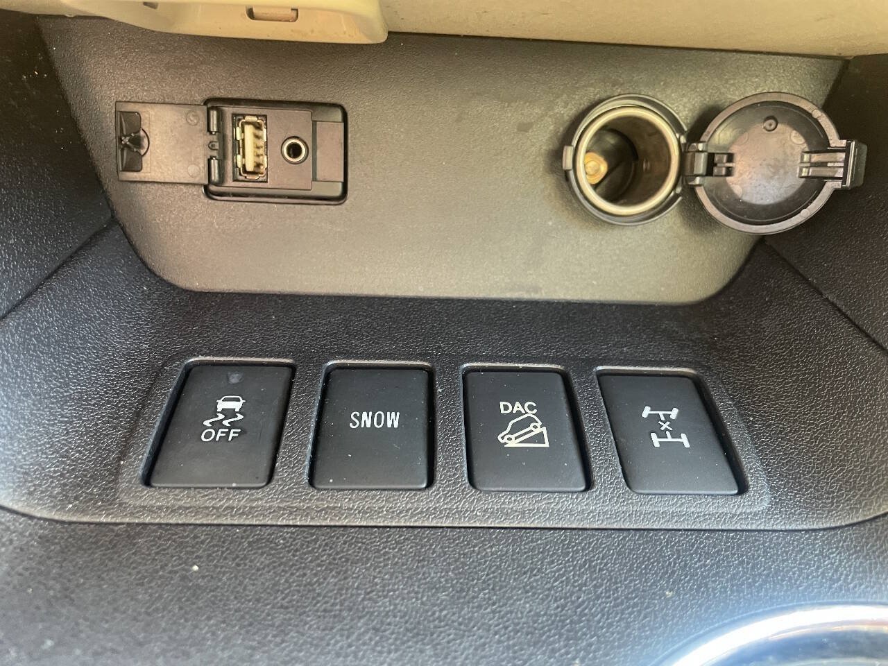 Used 2016 Toyota Highlander XLE AWD/4WD image 29