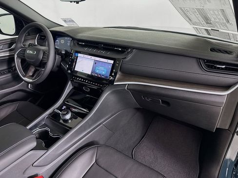New 2026 Jeep Grand Cherokee L Limited AWD/4WD image 31