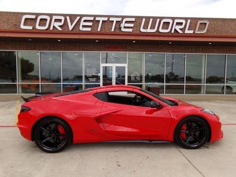 Used 2025 Chevrolet Corvette E-Ray w/ Stealth Interior Trim Package AWD/4WD image 4