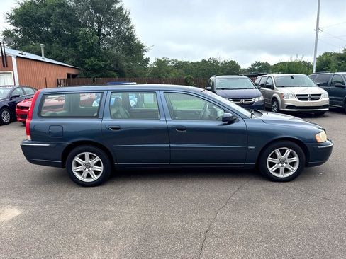 Used 2005 Volvo V70 2.5T image 4