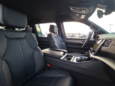 New 2026 Jeep Grand Wagoneer Limited AWD/4WD image 12