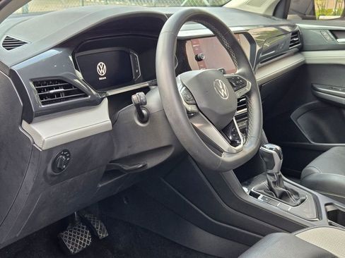 Used 2022 Volkswagen Taos SEL w/ Panoramic Sunroof Package FWD image 13