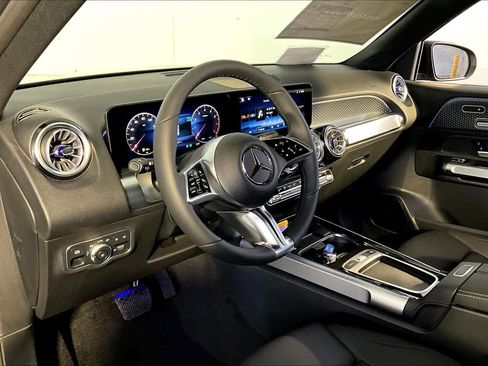 New 2026 Mercedes-Benz GLB 250 4MATIC image 9