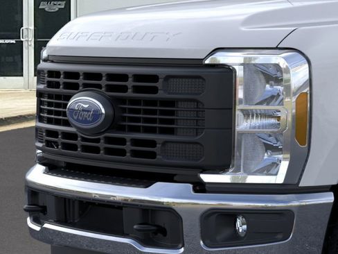 New 2026 Ford F250 XL w/ FX4 Off-Road Package image 17