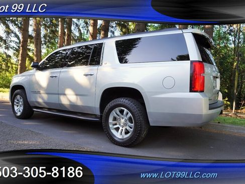 Used 2018 Chevrolet Suburban LT AWD/4WD image 11