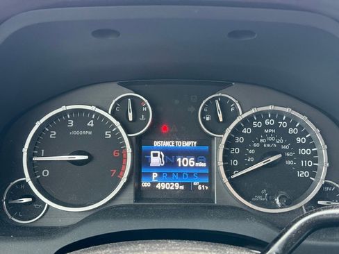Used 2017 Toyota Tundra SR5 AWD/4WD image 10