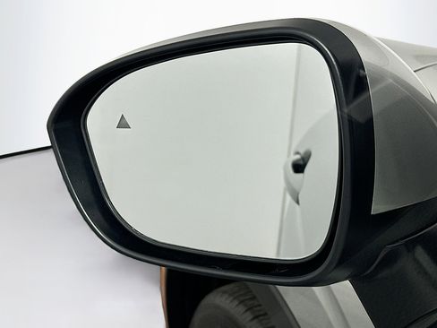 Used 2024 Mitsubishi Outlander SE Black Edition image 16