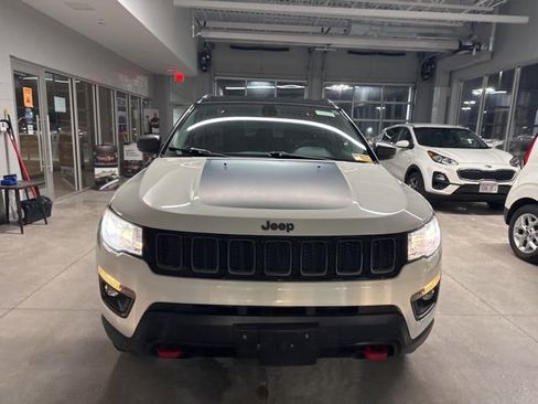 Used 2019 Jeep Compass Trailhawk image 2