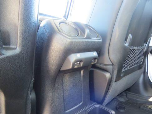 New 2025 Jeep Gladiator Sport image 18