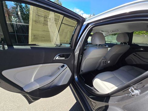 Used 2020 Mercedes-Benz GLA 250 4MATIC image 15