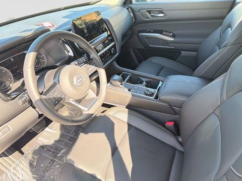 Used 2025 Nissan Pathfinder SL AWD/4WD image 20