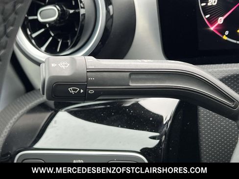 Used 2025 Mercedes-Benz CLA 250 4MATIC image 33