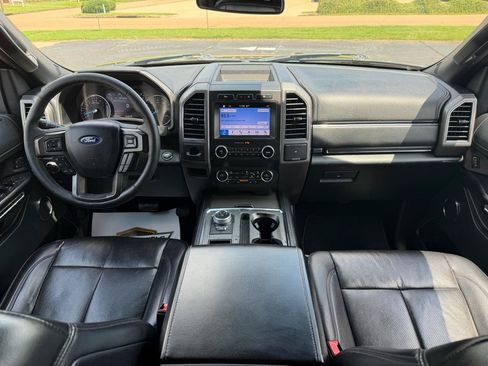 Used 2019 Ford Expedition XLT RWD image 25