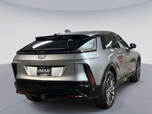 Used 2025 Cadillac Lyriq Sport image 9