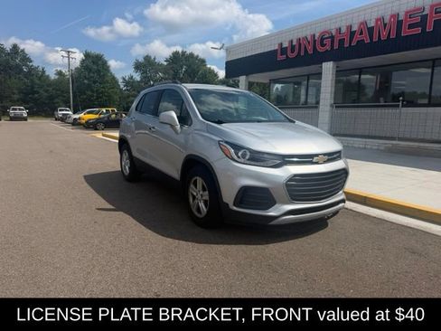 Used 2019 Chevrolet Trax LT w/ LT Convenience Package FWD image 4