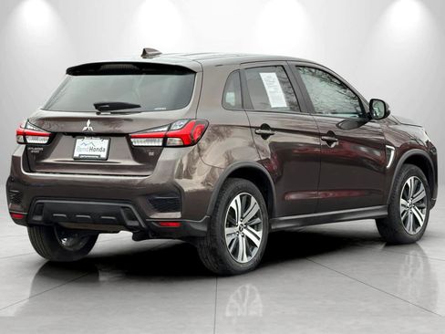 Used 2024 Mitsubishi Outlander Sport SE image 2