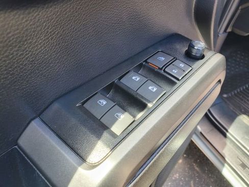 Used 2023 Toyota Tacoma TRD Sport AWD/4WD image 15