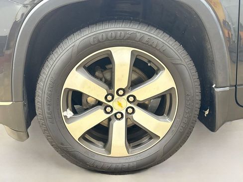 Used 2020 Chevrolet Traverse LT w/ LT Premium Package image 33