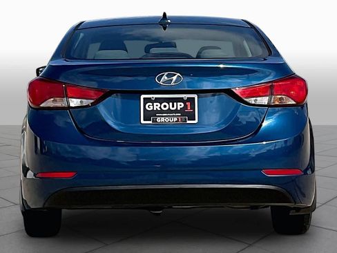Used 2015 Hyundai Elantra SE FWD image 4