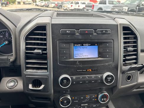 Used 2018 Ford Expedition Max XLT w/ Equipment Group 201A RWD image 11