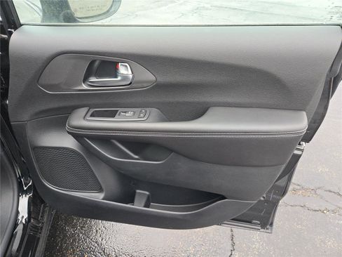 New 2026 Chrysler Voyager LX image 6