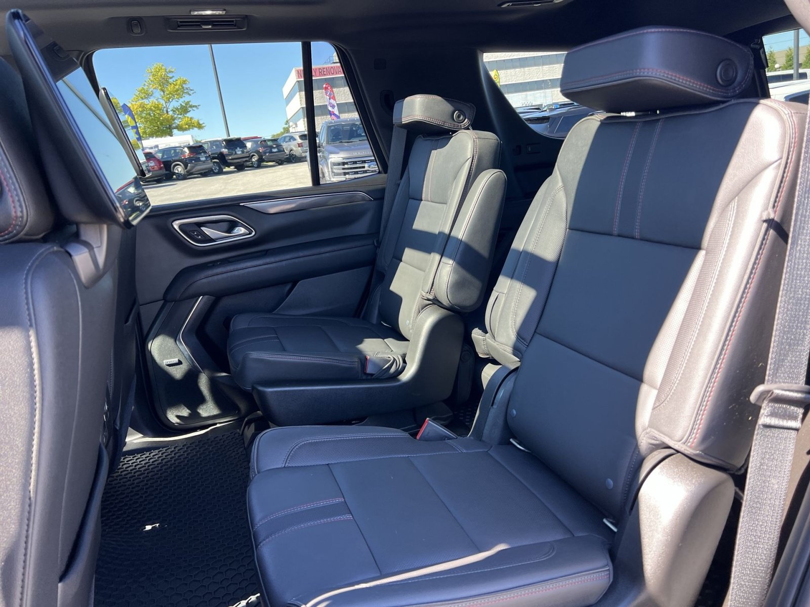 Used 2021 Chevrolet Tahoe RST w/ Luxury Package AWD/4WD image 25