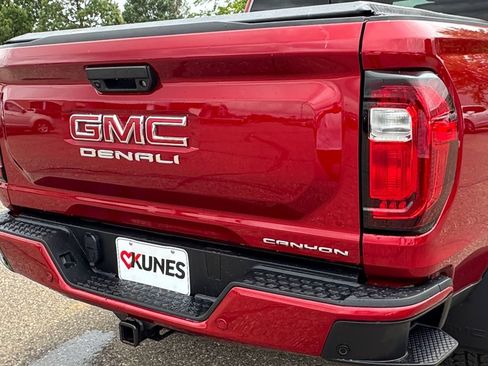 Used 2025 GMC Canyon Denali AWD/4WD image 37