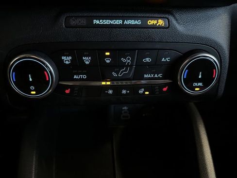 Certified 2025 Ford Escape ST-Line Elite image 19