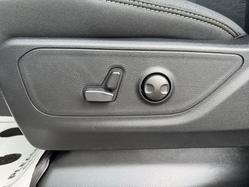 New 2026 RAM 1500 4x4 Crew Cab image 25