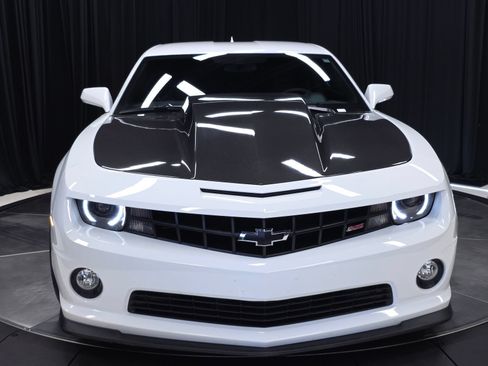 Used 2013 Chevrolet Camaro SS w/ SS Performance Package RWD image 43
