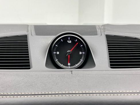 Used 2023 Porsche Cayenne Platinum Edition image 12