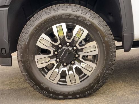 New 2026 GMC Sierra 2500 Denali w/ Denali Reserve Package AWD/4WD image 9