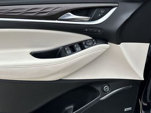 Certified 2024 Buick Enclave Avenir w/ Avenir Technology Package image 18