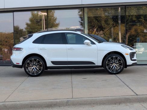 Certified 2026 Porsche Macan AWD/4WD image 8