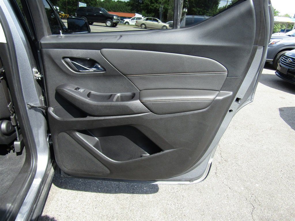 Used 2020 Chevrolet Traverse LS w/ LPO, Blackout Package FWD image 21