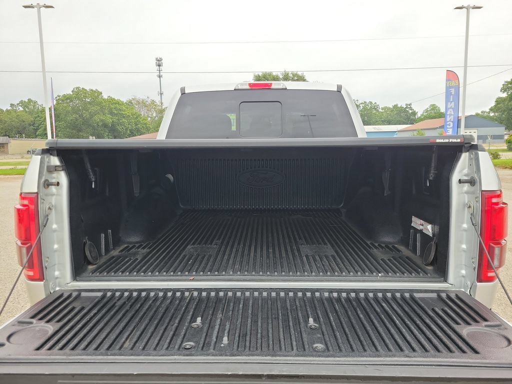 Used 2016 Ford F150 Lariat w/ Equipment Group 502A Luxury AWD/4WD image 9