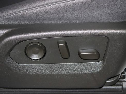 Used 2022 Chevrolet Tahoe Z71 image 27