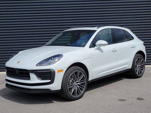 New 2026 Porsche Macan image 1