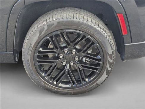 Used 2024 Jeep Wagoneer Series II image 24