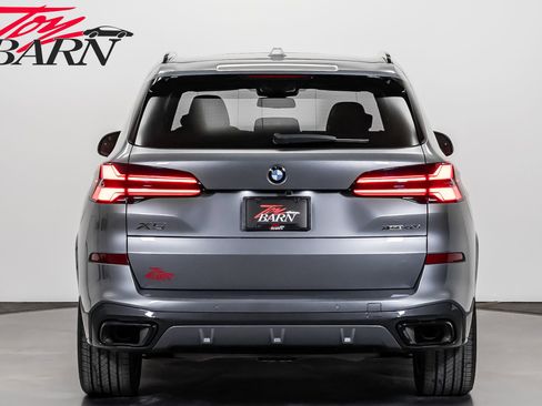 Used 2024 BMW X5 xDrive40i w/ M Sport Package image 4